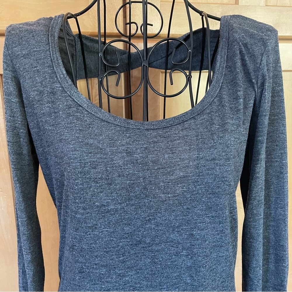 Avia open back long sleeve workout athletic athleisure grey Top size Medium - Picture 2 of 7